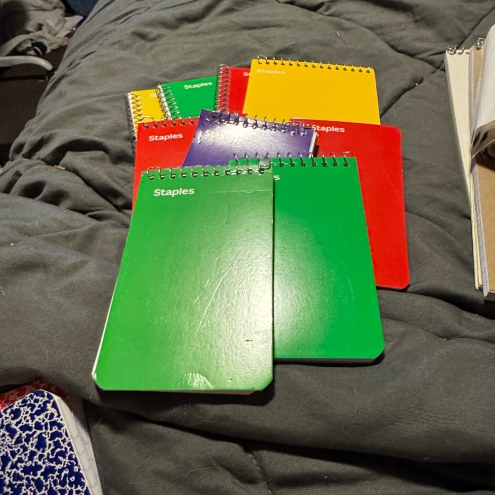 9 Staples Notebooks Set - Picture 2 of 9